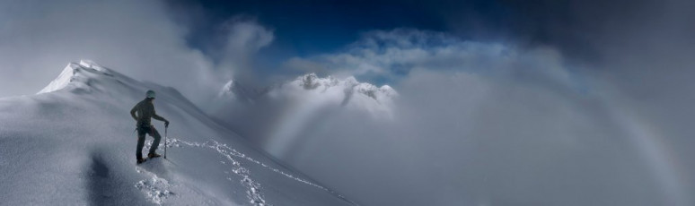 At nearly 1,900m, on top of Barrier Knob, the snow was still like wet concrete and the avalanches continued to rumble. Mount Crosscut is distant centre. At least we got up something. 