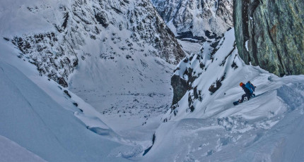 Lincoln Quilliam launching off Homer Saddle (1,375m). Whatever you’re in to – rock, ice or mixed climbing, skiing, snowboarding, from moderate to extreme, the Darrans have it. During the Meet, with Alastair McDowell, Lincoln put up a new 600m route – Freycinet, in Cirque Creek, beneath Mount Crosscut. 