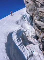Some rock scrambling and cramponing up some steep snow slopes got us up to a high point at 2,450m, just north of Barrow Col.