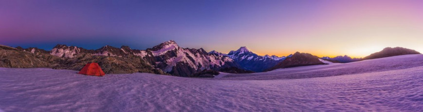 Dawn view of Mounts Sefton, Footstool, La Perouse, Hicks, Cook, the Minarets and Elie De Beaumont