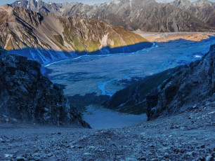 We found ourselves on the narrow neck of the scree slope at 5pm. A cold beer that evening now looked on the cards, which was hugely appealing since we’d just run out of water. From where we stood it looked like we could be down a thousand metres to the valley floor in a couple of hours if the scree was of good quality.