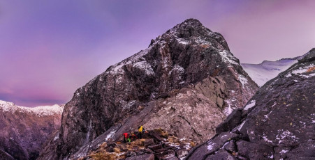 So, fast forward two winters and I was back at Homer Hut with a new climbing buddy, Piotr Nowak, who I met through the 2015 climbing meet. Piotr is a much stronger rock climber than me which, from my last two visits to Talbot Ladder, I knew would be very helpful. This time, unlike the last two, we were also blessed with a lovely weather window.
Piotr and I arrived at Homer Hut on Friday afternoon. With high hopes, we organised all our gear and hit the hay early so we could be away by 6am – two hours before dawn. Our ambitions were now much more realistic than on my first visit. We would just attempt half my original objective – Homer Saddle, Talbot Ladder, Mount McPherson, Traverse Pass, Gertrude Saddle and out. Still a nice circuit, but not requiring any midwinter bivying and permitting a nice bottle of Shiraz back at the hut to finish. 