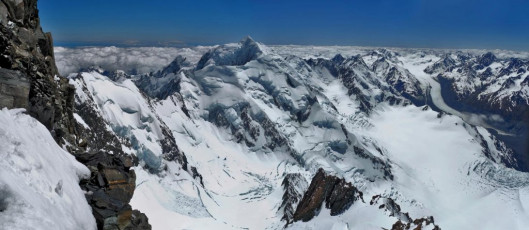 The view north along the main divide from the summit rocks.