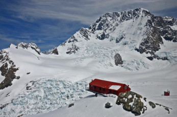 As it turned out, we enjoyed improving weather from the beginning. By early afternoon on our first day into the schedule, via an exhilarating chopper ride, we reached Plateau Hut at 2,200 metres.