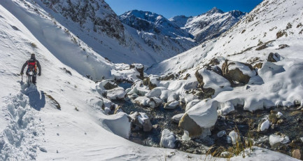 As we fought our way past a section of large boulders and water fall a small figure emerged further down valley, tracing our track. As we converged, a weather beaten face with a mop of sun bleached, wind blown hair came into focus. It had to be our Oracle, whom we had only spoken with by phone until then. Definitely rugged, but “ugly“, as his website claimed, was a bit harsh I thought.