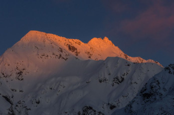 We were feeling optimistic as we drove from Christchurch across to Arthurs Pass. The weather was beautiful and the forecast indicated four very settled days around Arthurs Pass – we couldn’t believe our luck. But there had been heavy recent snowfall and the considerable risk of avalanches. So on arrival at Arthurs Pass we contacted one of the local alpine oracles to seek his advice. According to his extremely helpful website www.arthurspass.com, Graeme Kates is an ugly bugger who has lived at Arthurs Pass for the last 21 years.
This image - Mt Rolleston at dawn