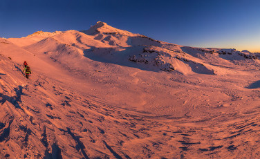 Te HeuHeu, viewed from about 2,000m on the eastern approach.