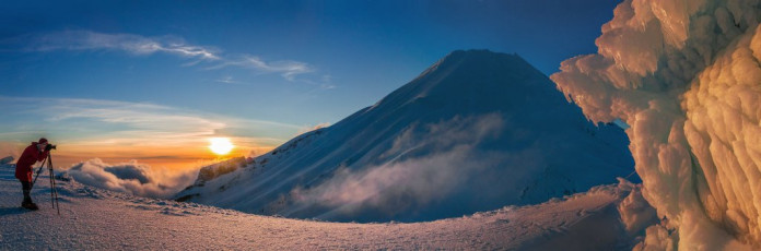 Back at the hut in time for sunset, Shaun and I in particular felt the joy of the hills, as we took shot after shot in lovely light.
