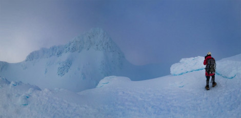 On the summit in swirling cloud, looking to the Sharks Tooth.